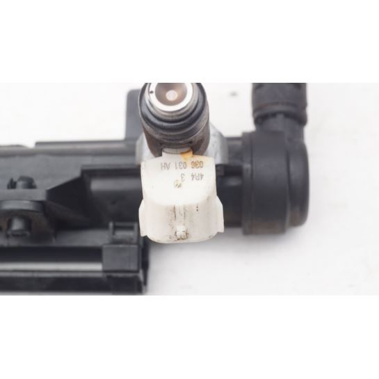 Wtryski listwa wtryskowa Skoda VW Seat 1.4 16V