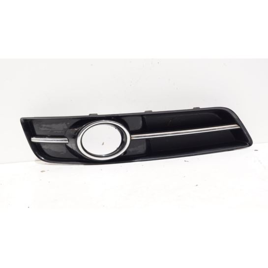 Prawa atrapa kratka zderzaka Audi A3 8P 8P0807682