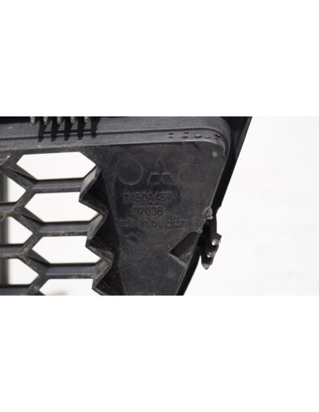 Grill atrapa zderzaka przedniego Mitsubishi COLT