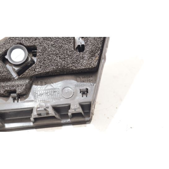 Trójkąt błotnika prawy Peugeot 3008 96842432XY