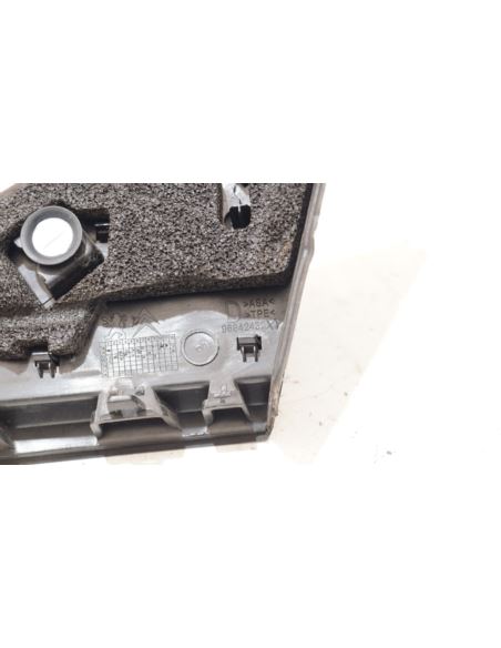 Trójkąt błotnika prawy Peugeot 3008 96842432XY