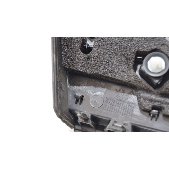 Trójkąt błotnika lewy Peugeot 3008 96842433XY