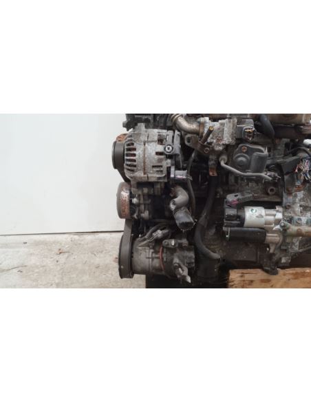 Silnik kompletny skrzynia Toyota YARIS II1.4 D4D