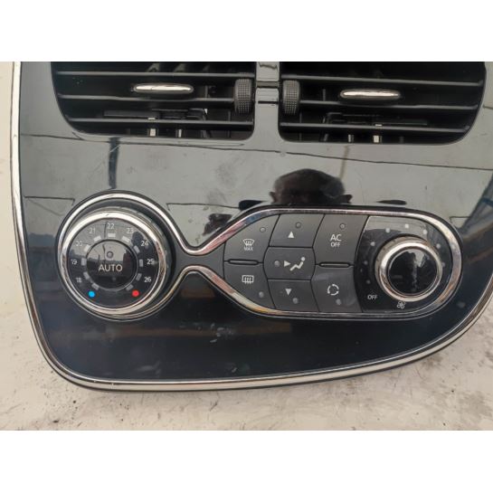 Panel kompletny radia 275108796R Renault Captur
